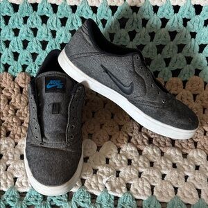 Nike SB Black Gray Sneakers Shoes Kids Girls Boys Youth Sz 6.5Y
